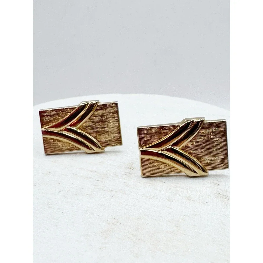 Vintage Swank Gold Tone Cufflinks Chevron Arrow Geometric Rectangle Design